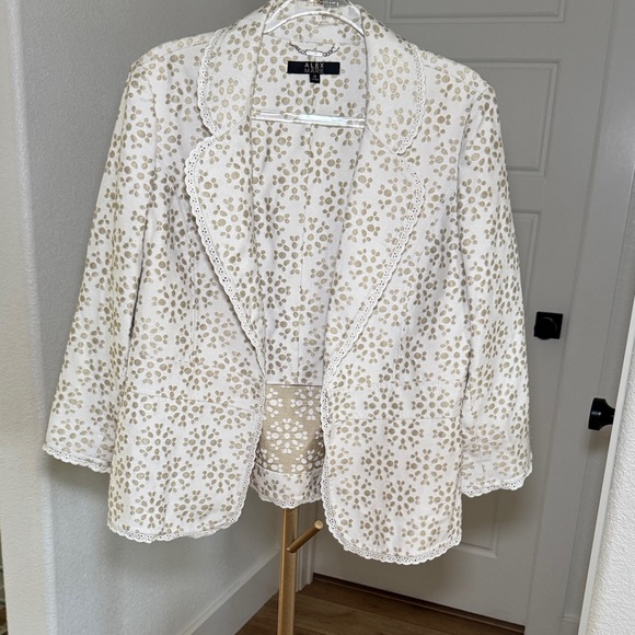 Alex Marie White & Gold Floral Textured Blazer Jacket Women’s Size 12 - Picture 6 of 13